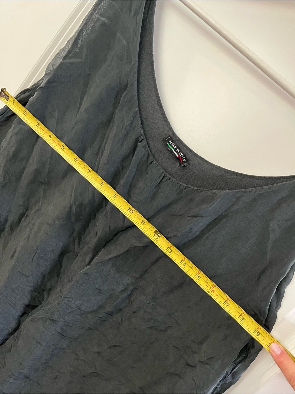 Black Sleeveless Silk Tank Top - Picture 6 of 8